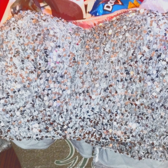 Sequins Evening Dress. - Picture 7 of 7